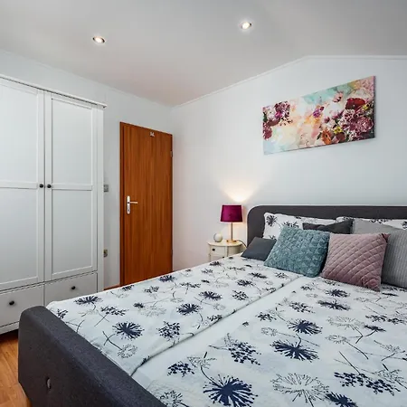 Awesome In With Kitchen