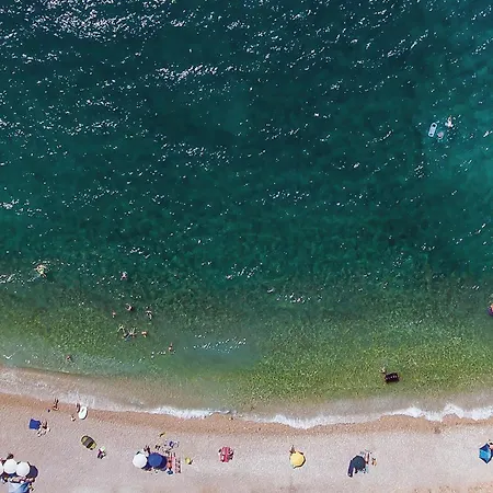 Appartement Awesome In With Kitchen
