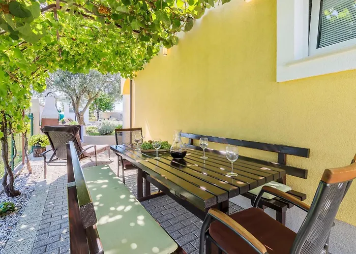 Awesome In With Kitchen Apartment